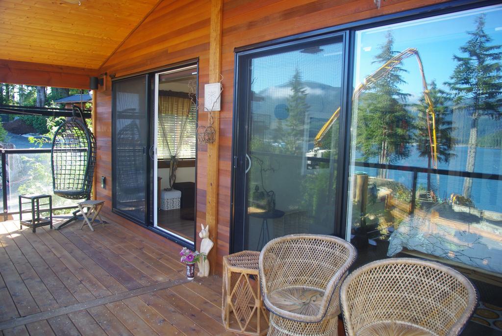 Wild Coast Chalets Port Renfrew Szoba fotó
