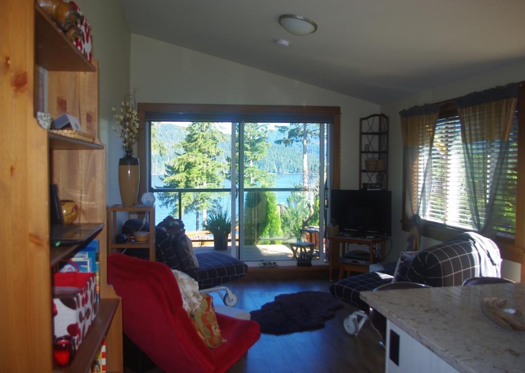 Wild Coast Chalets Port Renfrew Szoba fotó